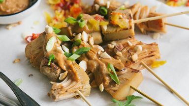 Saté van jackfruit met pindasaus