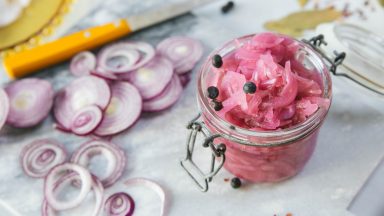 Ingemaakte rode uitjes