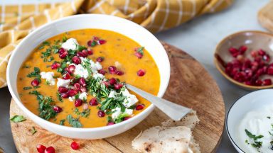 Marokkaanse pompoensoep met linzen en kikkererwten